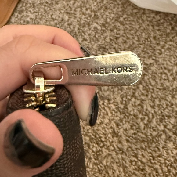 Brown Michael Kors JetSetter wallet - Picture 3 of 3